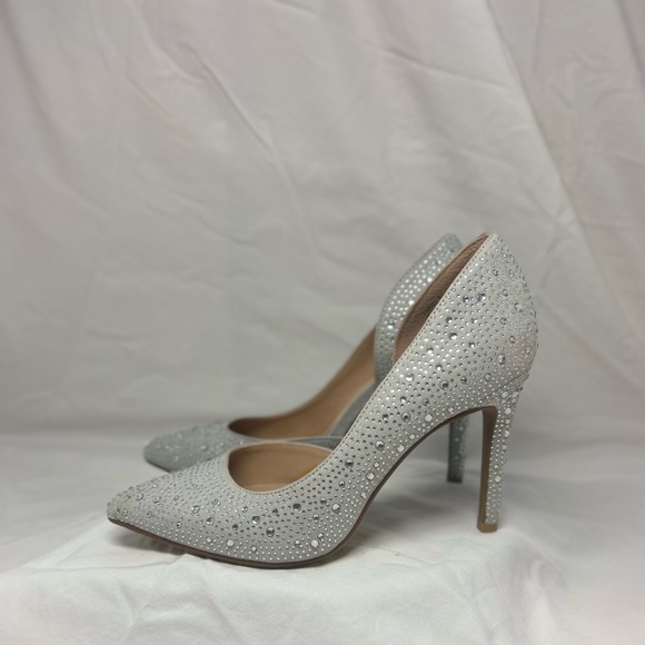 BCB Generation Heels  Stye is  Sliver Handy   Size 7M - Picture 1 of 10